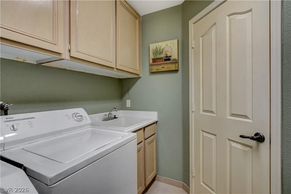 9224 Sunnyfield Dr, Las Vegas, NV 89134