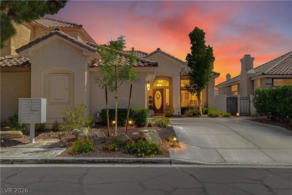 9224 Sunnyfield Dr, Las Vegas, NV 89134