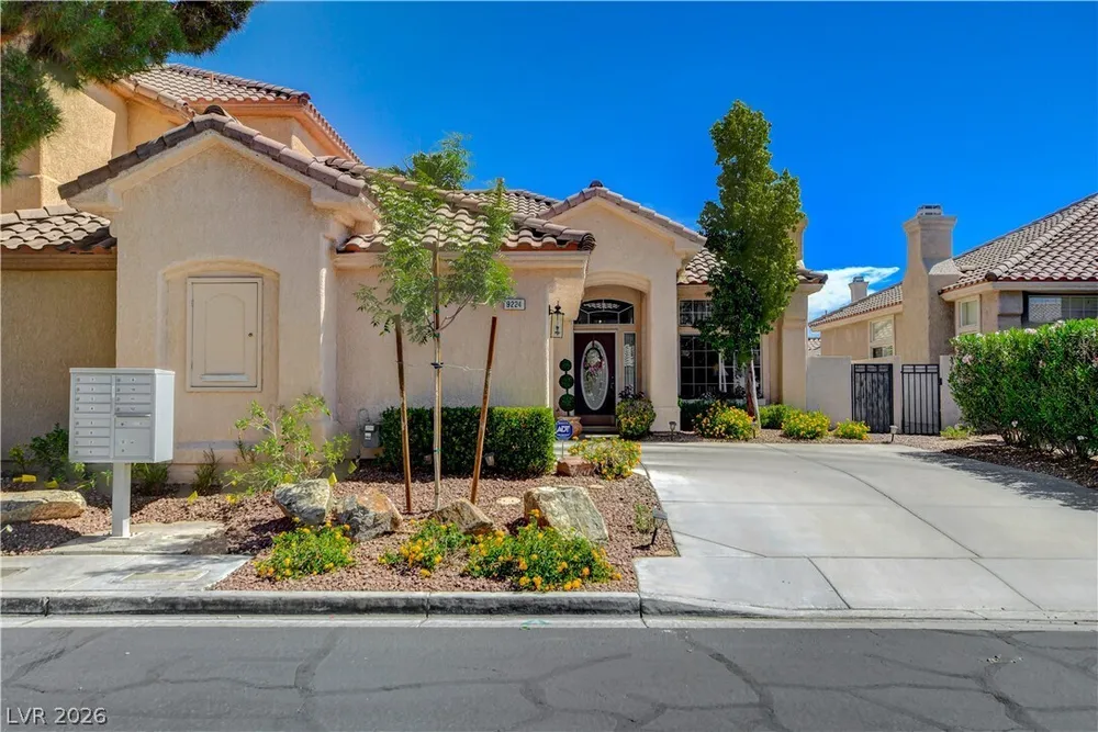9224 Sunnyfield Dr, Las Vegas, NV 89134