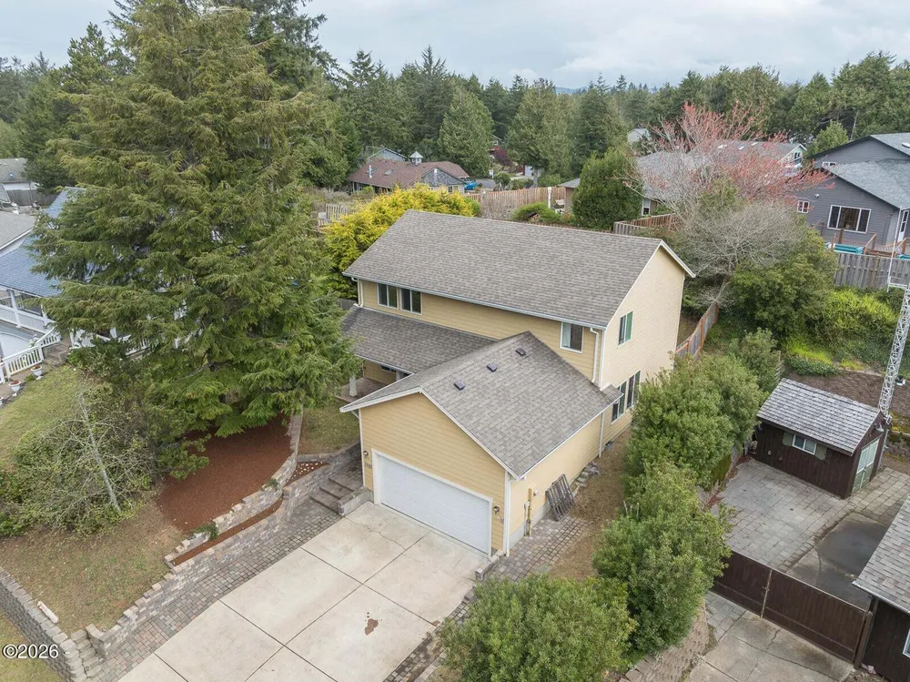 1325 SW Chad Dr, Waldport, OR 97394