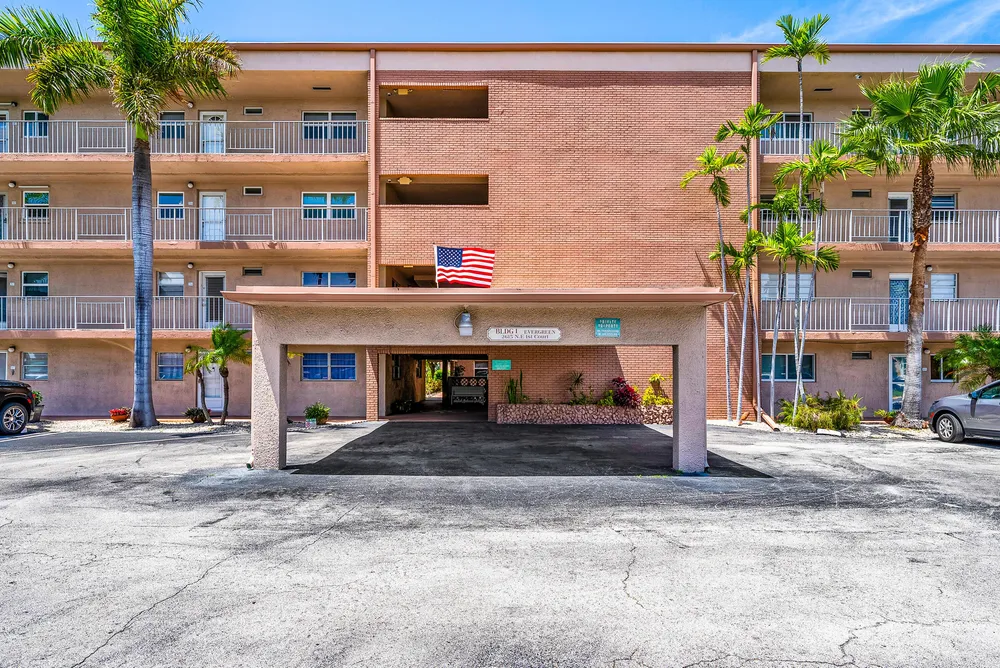 2615 NE 1st Ct, Boynton Beach, FL 33435