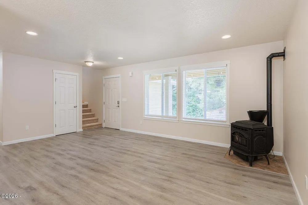 1325 SW Chad Dr, Waldport, OR 97394