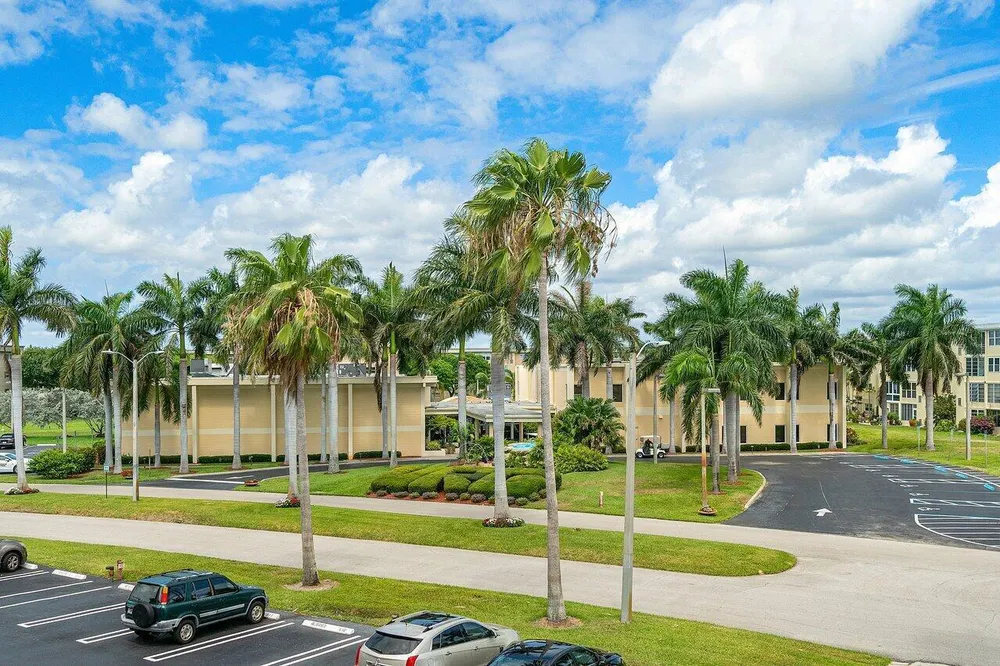 2615 NE 1st Ct, Boynton Beach, FL 33435