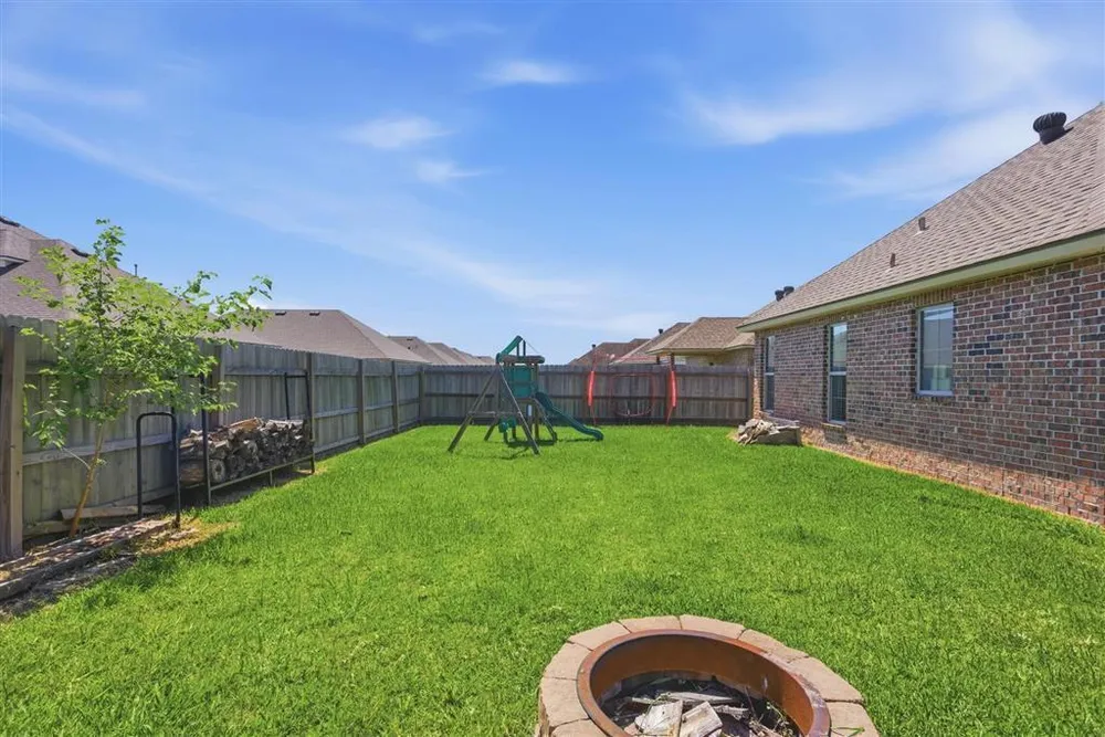 341 Paisley Pkwy, Sulphur, LA 70665-7004