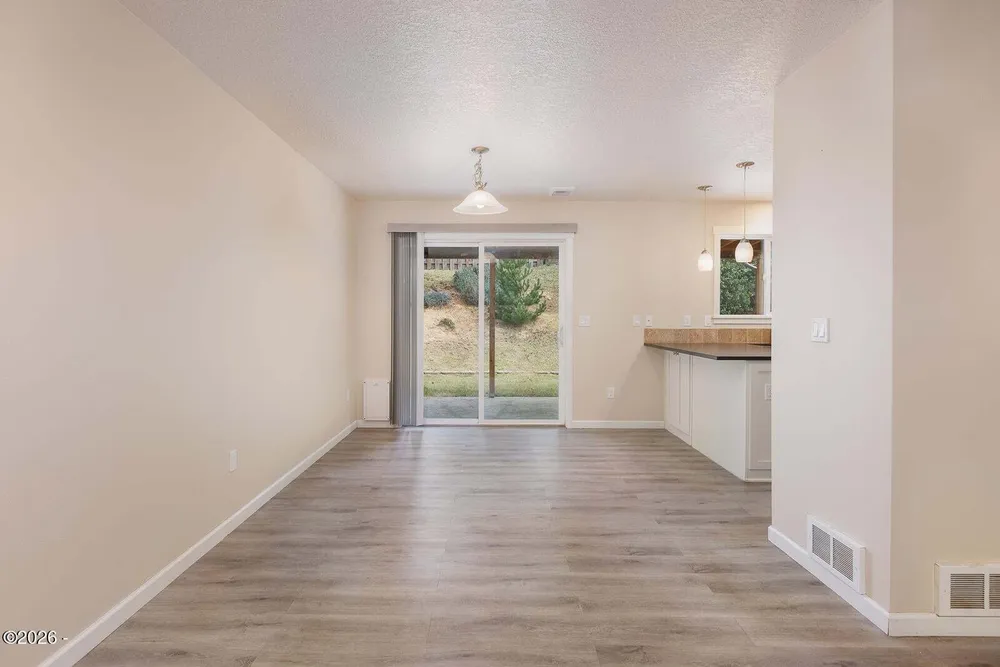 1325 SW Chad Dr, Waldport, OR 97394