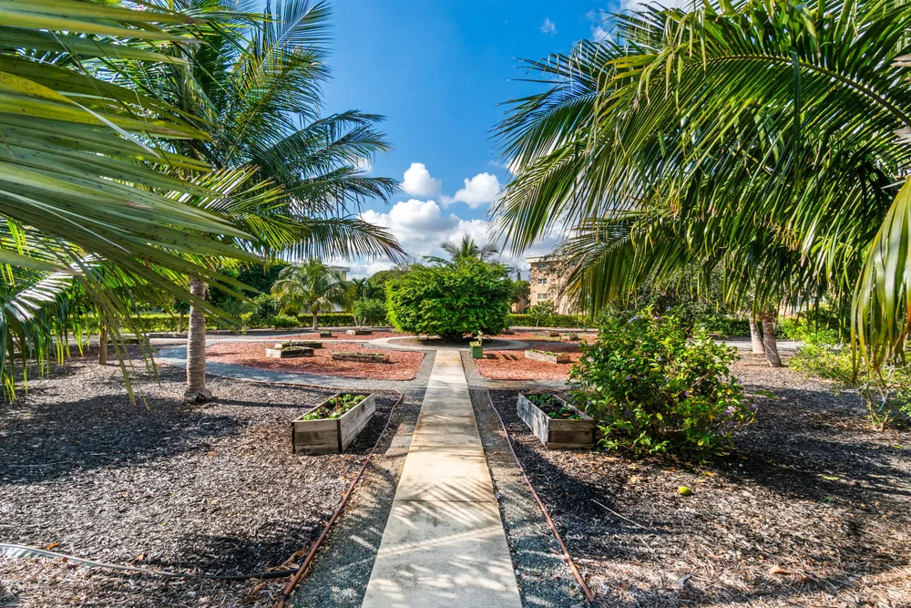 2615 NE 1st Ct, Boynton Beach, FL 33435
