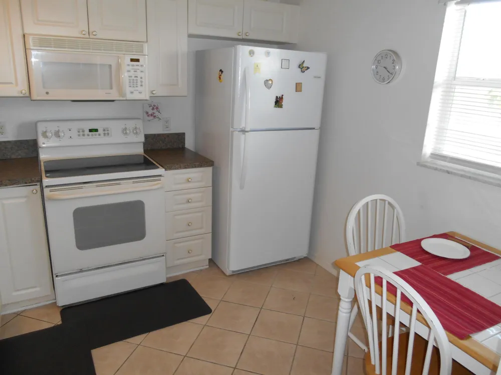 2615 NE 1st Ct, Boynton Beach, FL 33435