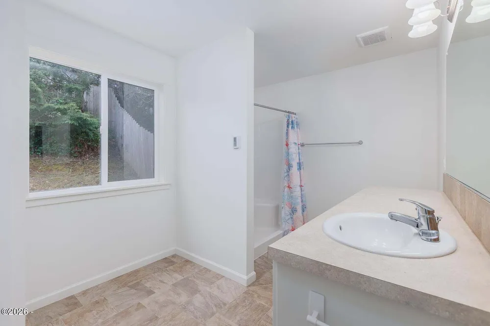 1325 SW Chad Dr, Waldport, OR 97394