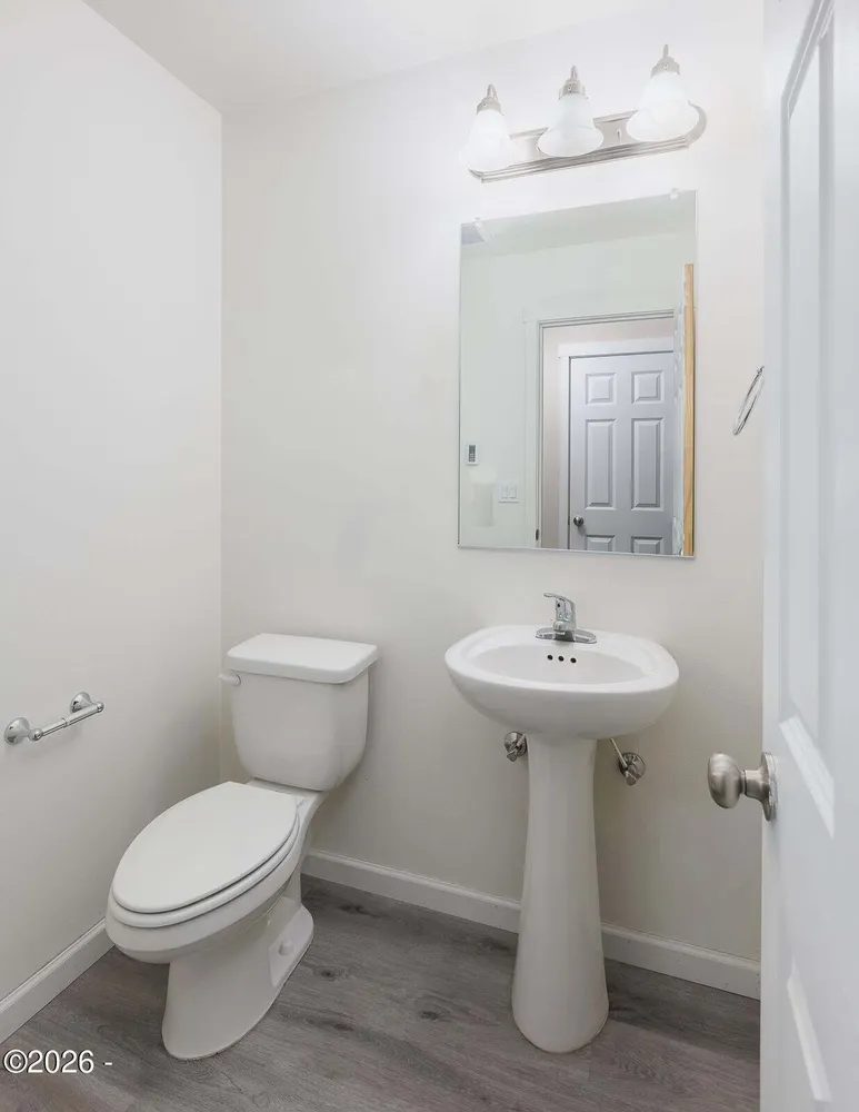 1325 SW Chad Dr, Waldport, OR 97394