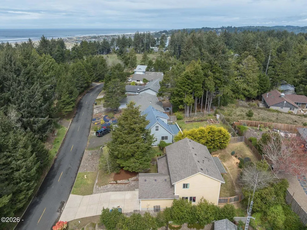 1325 SW Chad Dr, Waldport, OR 97394
