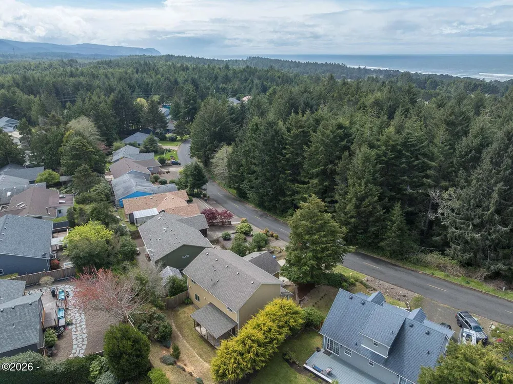 1325 SW Chad Dr, Waldport, OR 97394