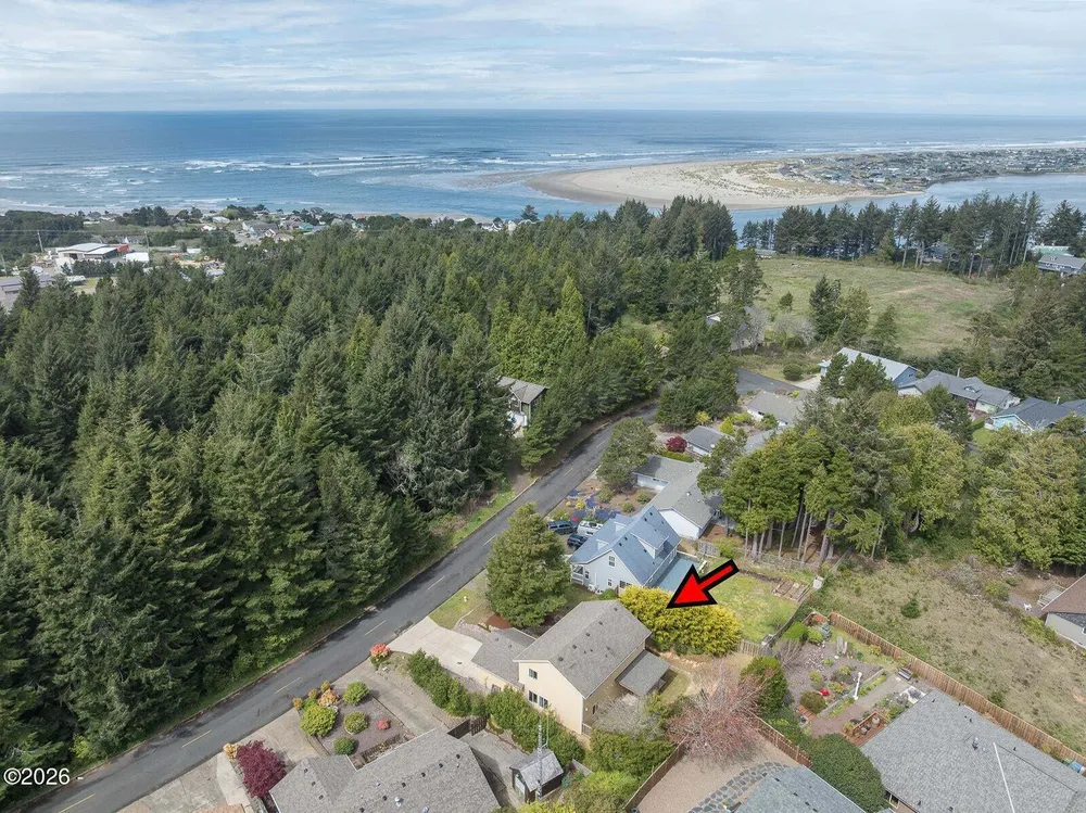 1325 SW Chad Dr, Waldport, OR 97394