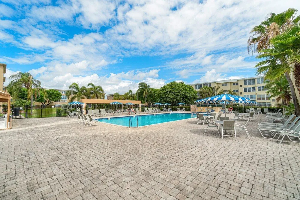 2615 NE 1st Ct, Boynton Beach, FL 33435