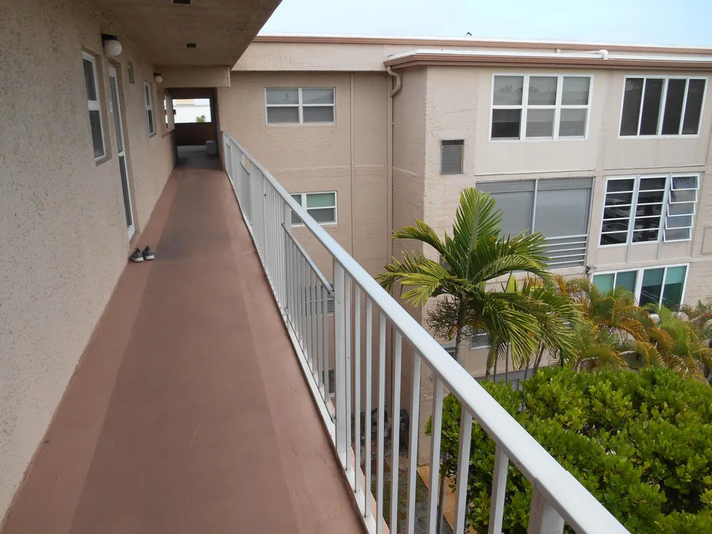 2615 NE 1st Ct, Boynton Beach, FL 33435