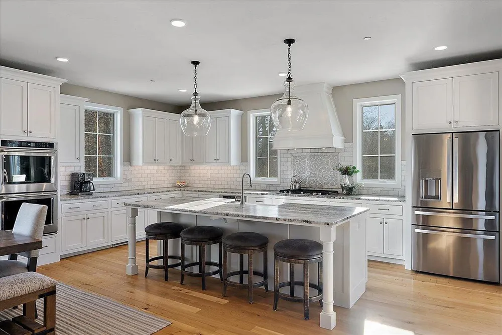 690 Dunegrass Circle Dr, Saugatuck, MI 49453