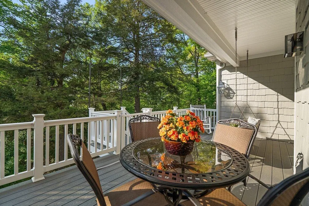690 Dunegrass Circle Dr, Saugatuck, MI 49453