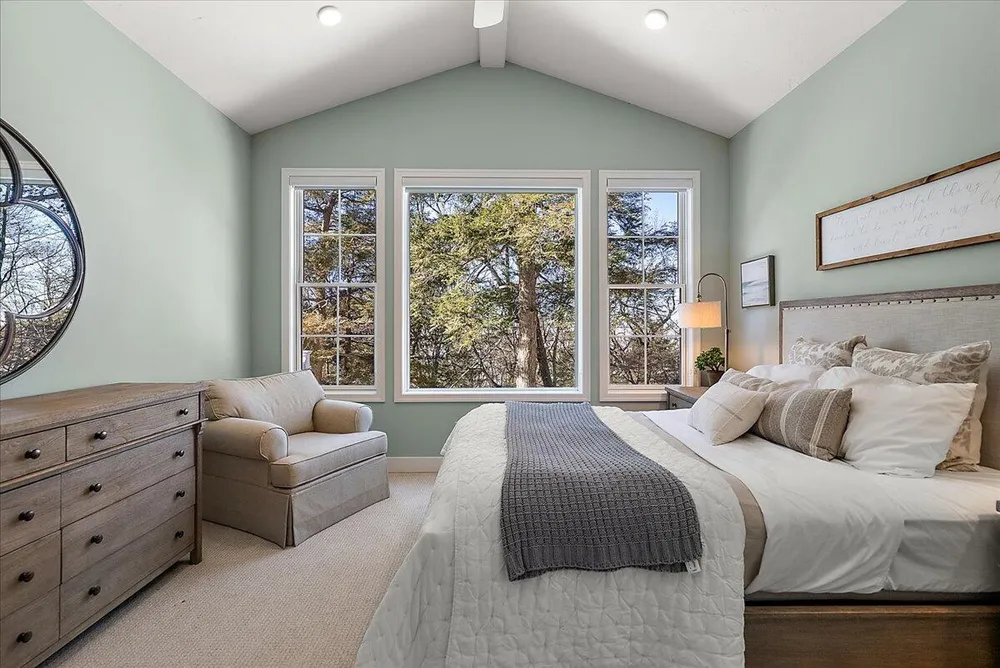 690 Dunegrass Circle Dr, Saugatuck, MI 49453