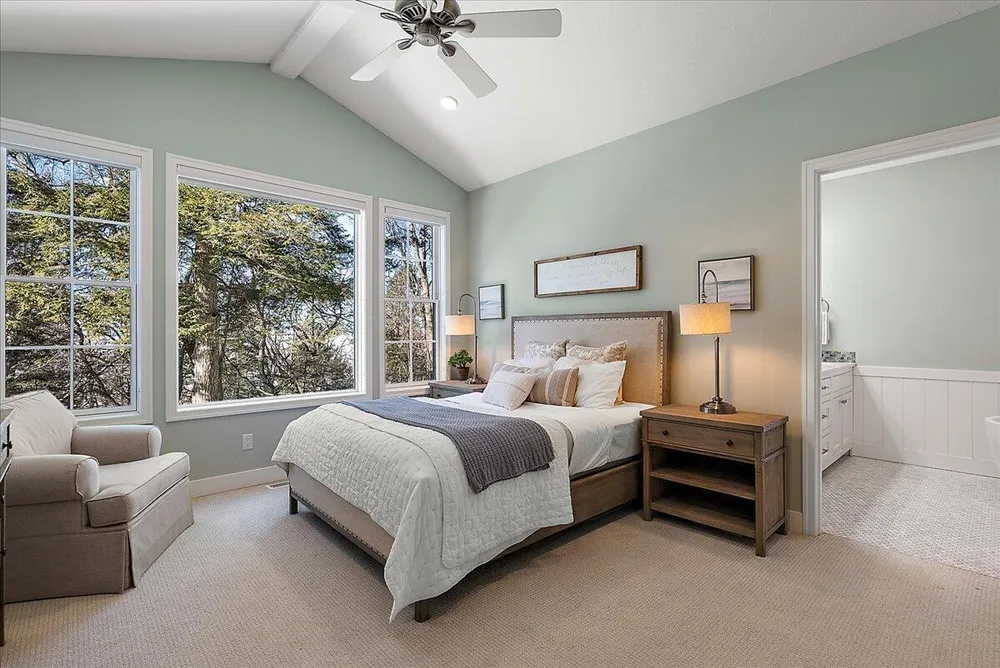 690 Dunegrass Circle Dr, Saugatuck, MI 49453