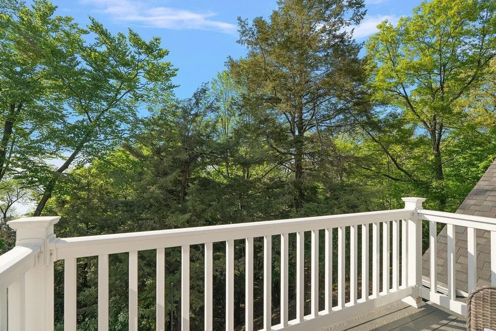 690 Dunegrass Circle Dr, Saugatuck, MI 49453