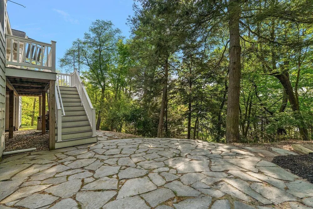 690 Dunegrass Circle Dr, Saugatuck, MI 49453
