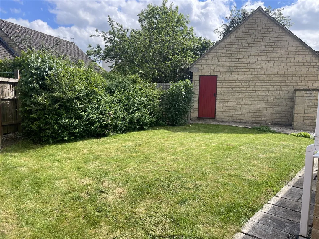https://mr0.homeflow-assets.co.uk/files/photo/image/47253/9226/_x_/SBPganW2u0mAoNMUwPuIyw.jpg