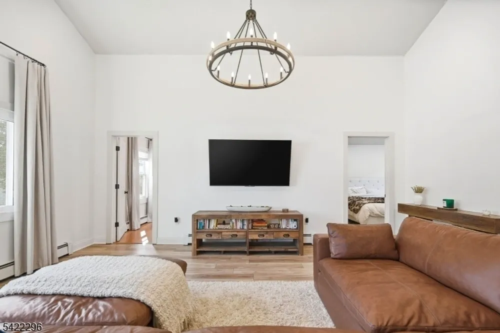 12 Canfield St, Hopatcong, NJ 07874