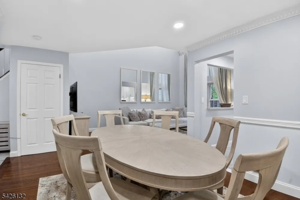 75 Washington Ct, Montville, NJ 07082