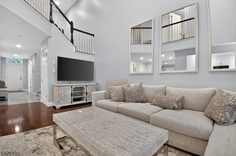 75 Washington Ct, Montville, NJ 07082