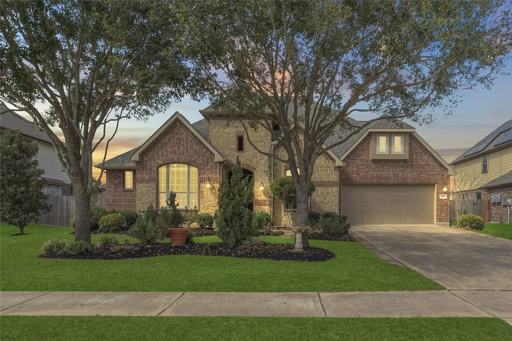 5811 Green Meadows Ln, Katy, TX 77493