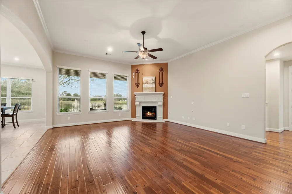 5811 Green Meadows Ln, Katy, TX 77493
