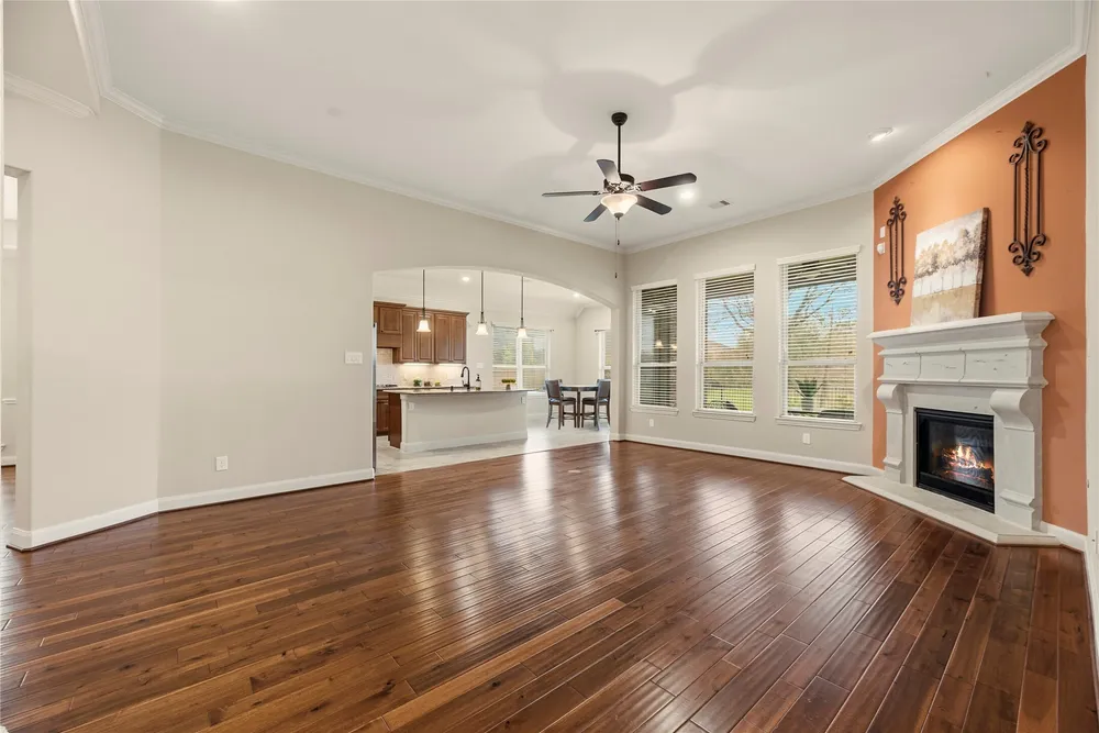 5811 Green Meadows Ln, Katy, TX 77493