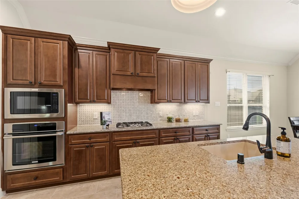 5811 Green Meadows Ln, Katy, TX 77493