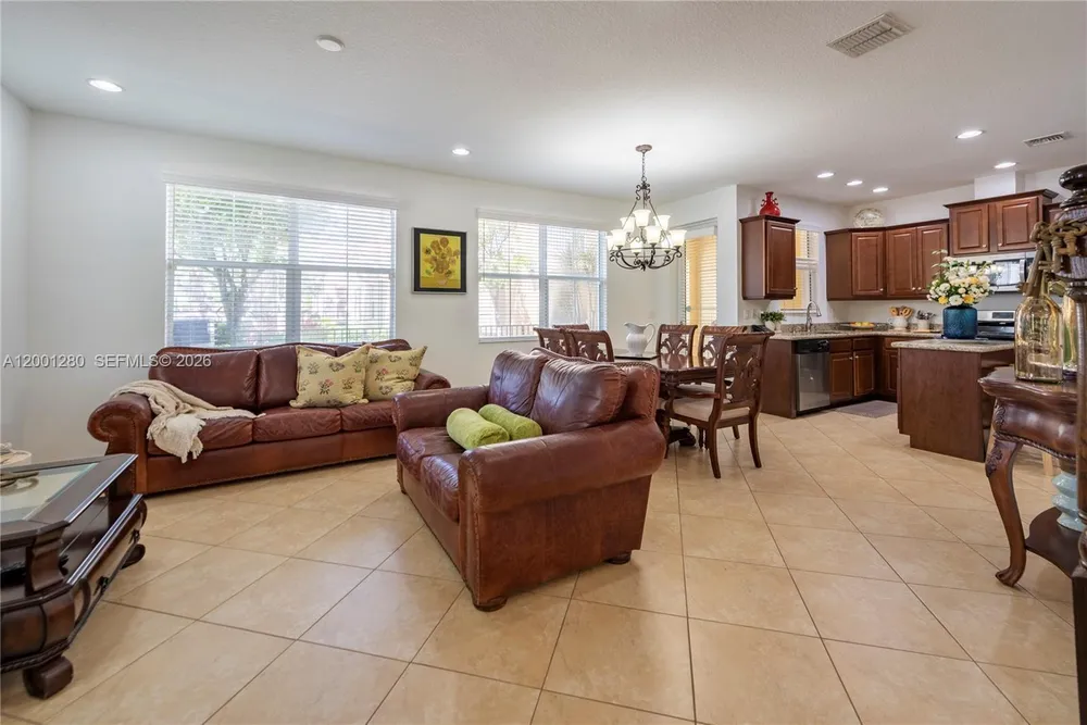 3301 NW 125th Ave, Sunrise, FL 33323