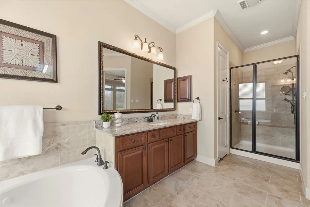 5811 Green Meadows Ln, Katy, TX 77493