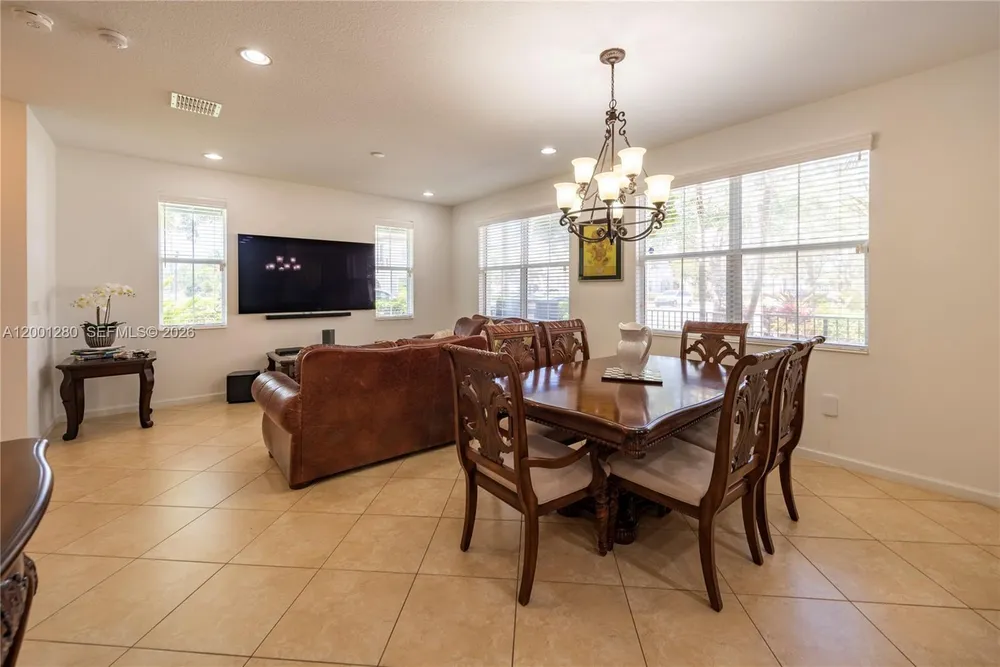 3301 NW 125th Ave, Sunrise, FL 33323