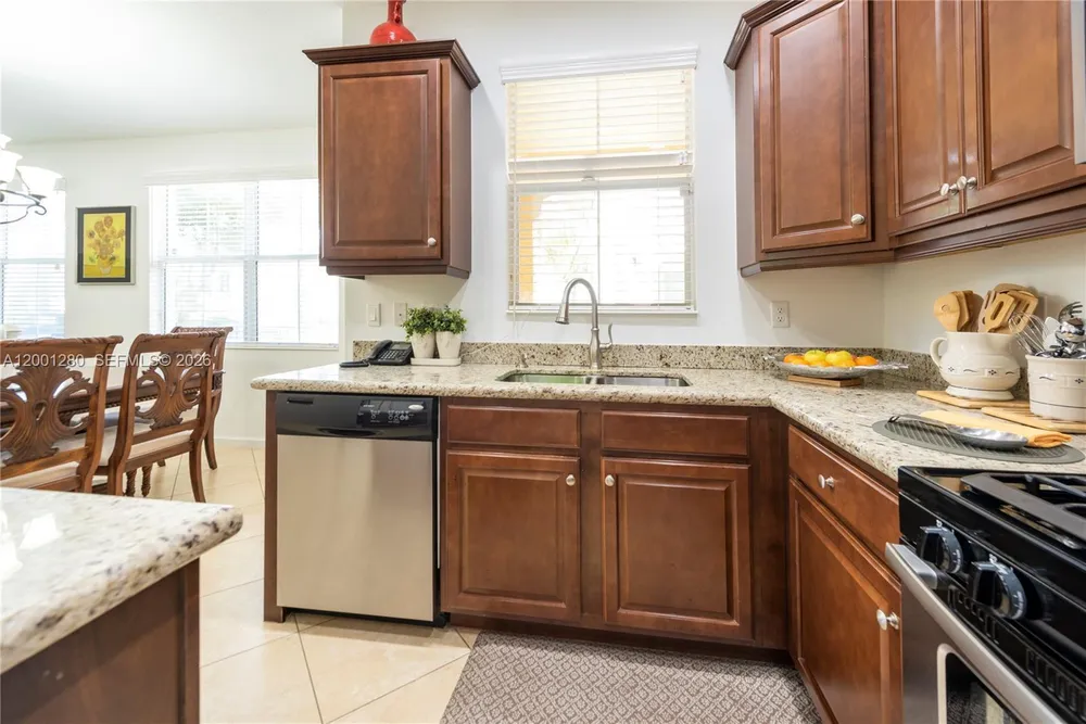 3301 NW 125th Ave, Sunrise, FL 33323