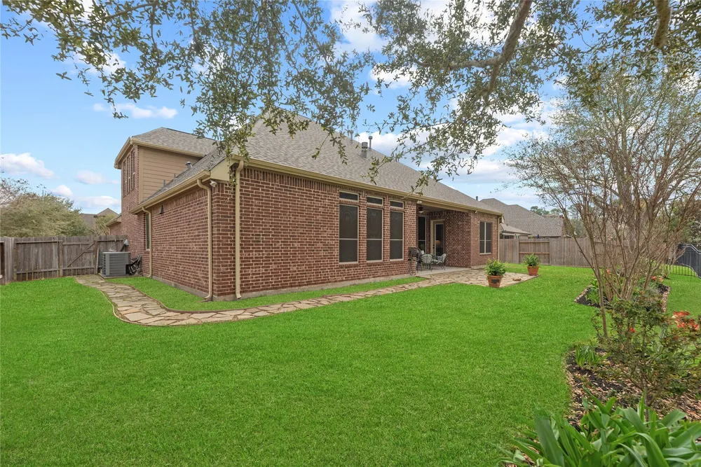 5811 Green Meadows Ln, Katy, TX 77493