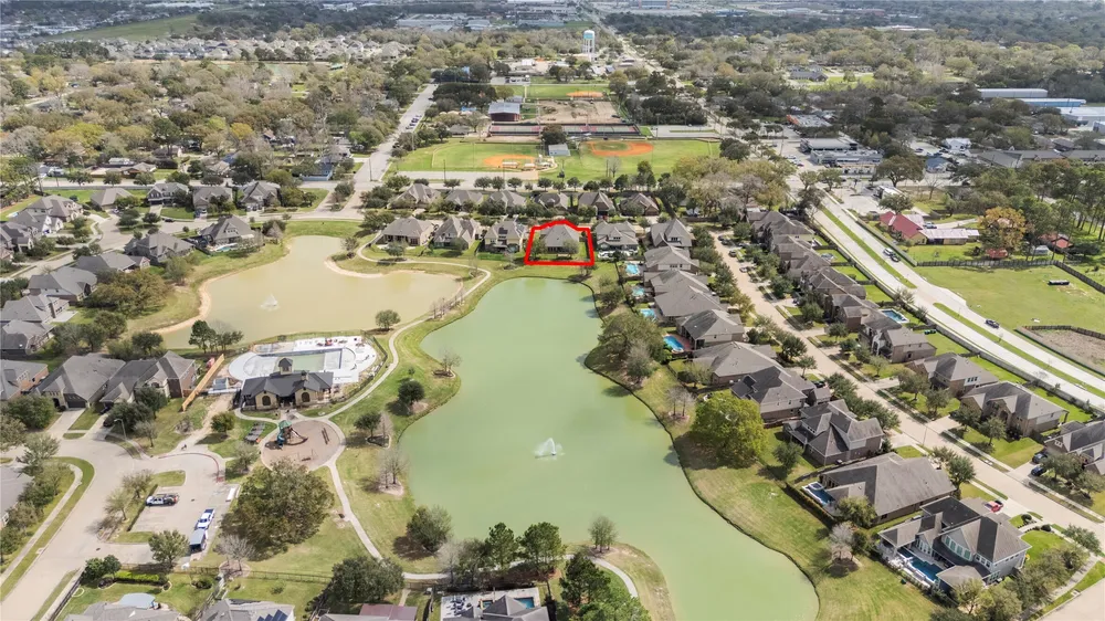 5811 Green Meadows Ln, Katy, TX 77493