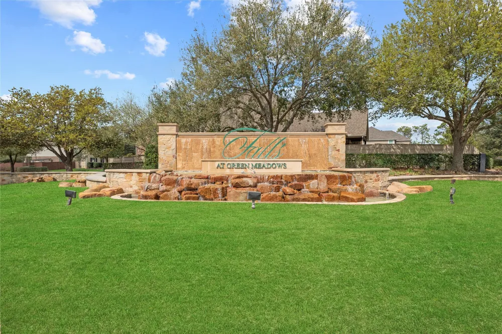 5811 Green Meadows Ln, Katy, TX 77493