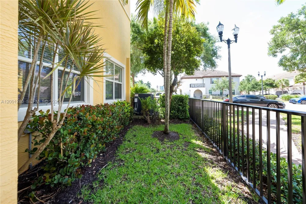 3301 NW 125th Ave, Sunrise, FL 33323