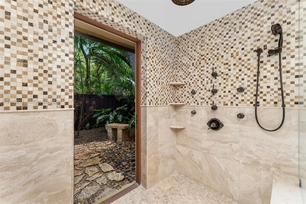 6201 SW 96th St, Pinecrest, FL 33156