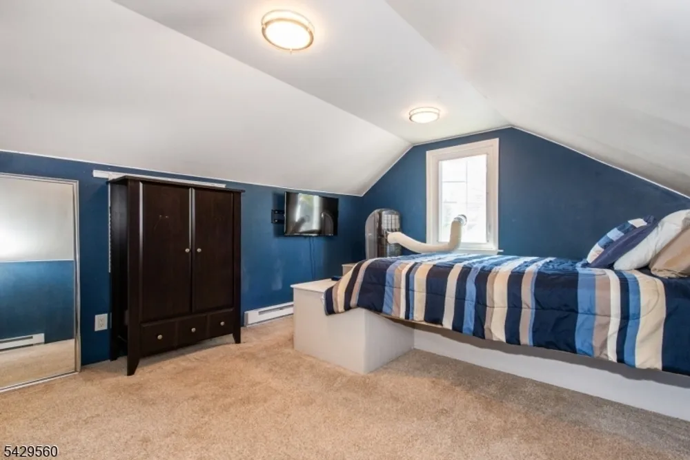 50 Morningside Rd, Verona, NJ 07044
