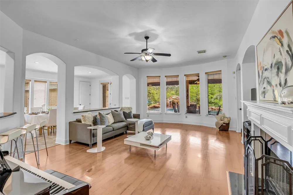 3 Mosaic Point Pl, Spring, TX 77389