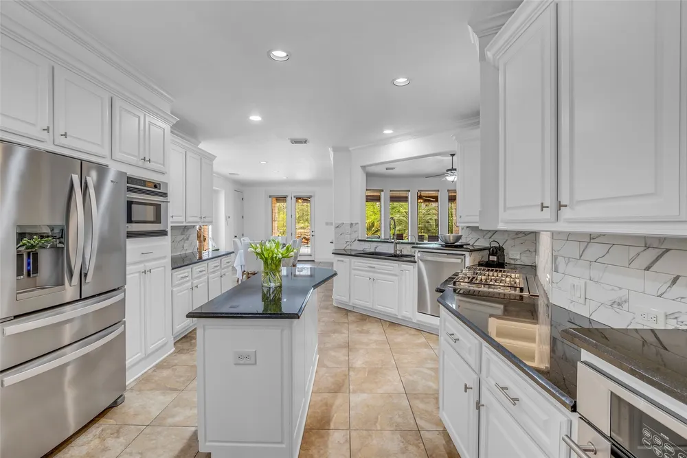 3 Mosaic Point Pl, Spring, TX 77389