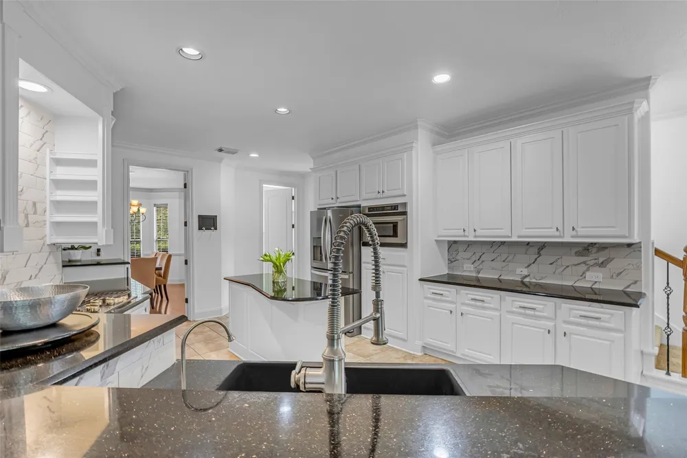 3 Mosaic Point Pl, Spring, TX 77389