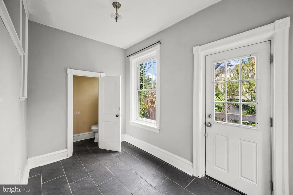 5930 Pulaski Ave, Philadelphia, PA 19144