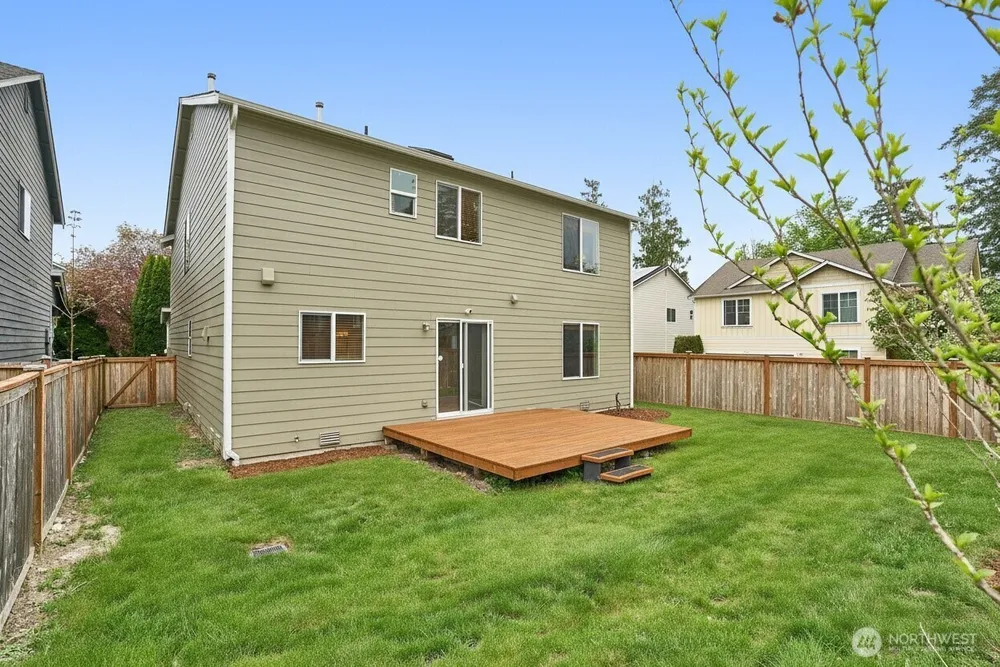 16637 SE 261st St, Covington, WA 98042