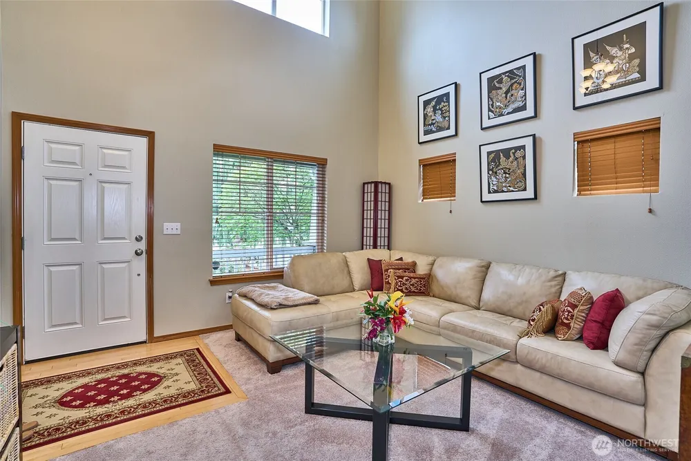 16637 SE 261st St, Covington, WA 98042