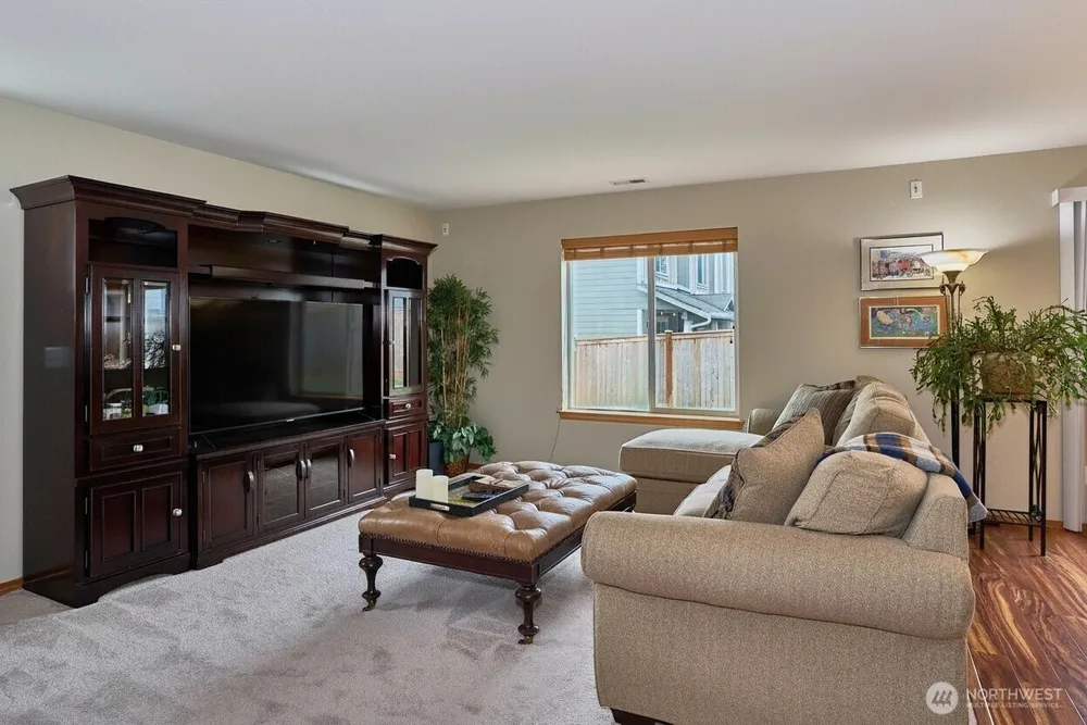 16637 SE 261st St, Covington, WA 98042