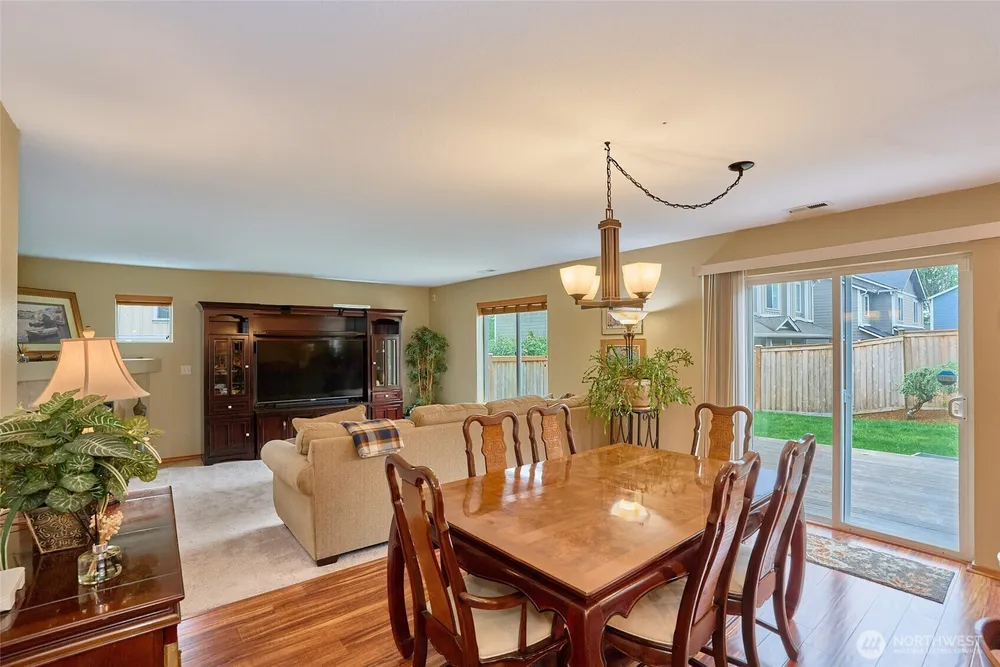 16637 SE 261st St, Covington, WA 98042